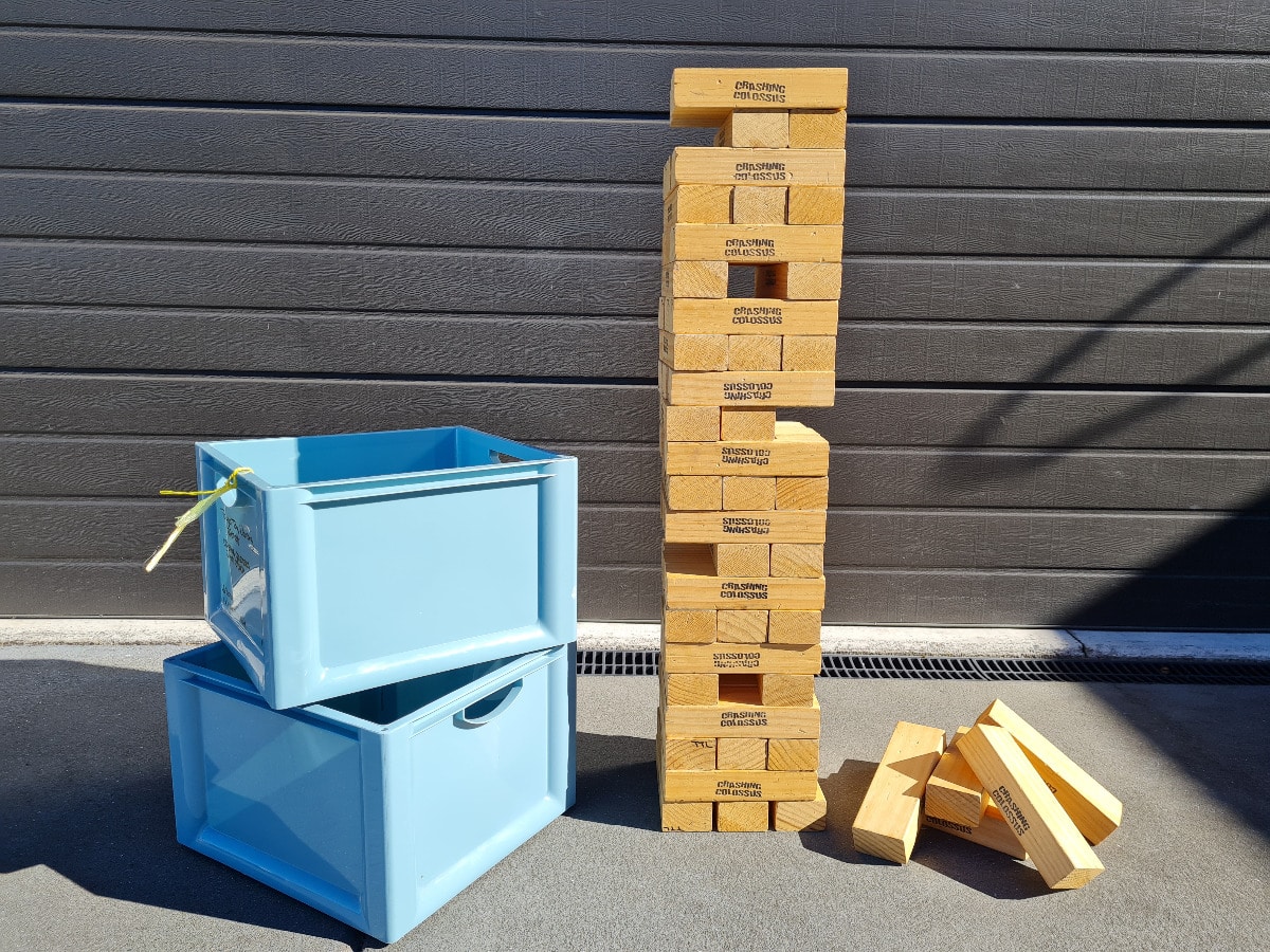 Crashing Colossos (Giant Jenga)