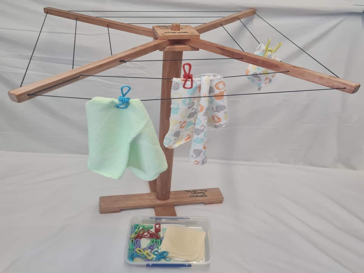 Wooden Clothesline & accessories photo