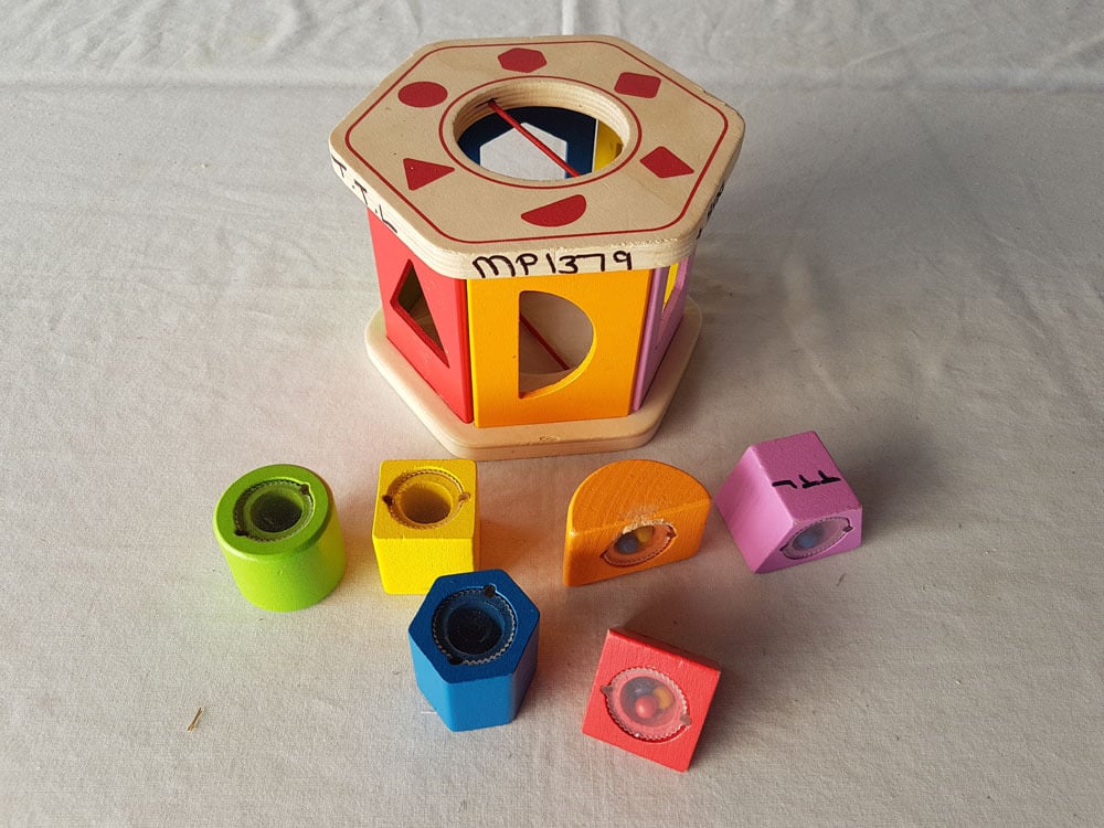 Shake and match 2024 shape sorter