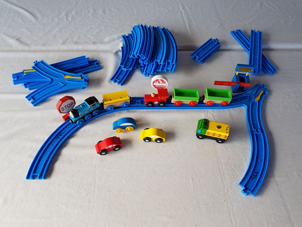 Thomas magnetic best sale train set