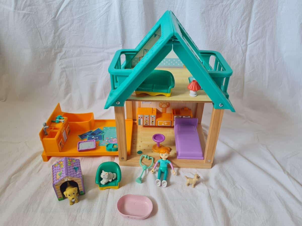Hape Furry Friends Vet Set
