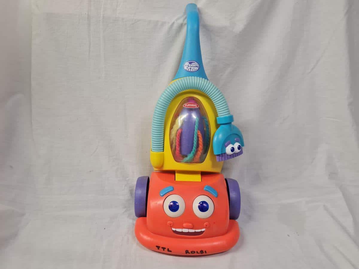 Cool Crew Dusty The Talking Vacuum